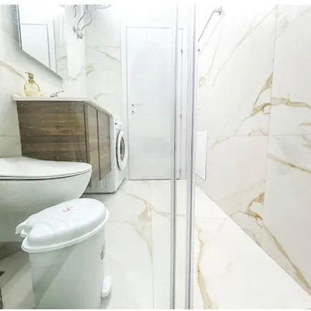 303 Vantage Point Marine Apartment *