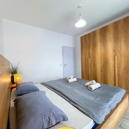 303 Vantage Point Marine Apartment *