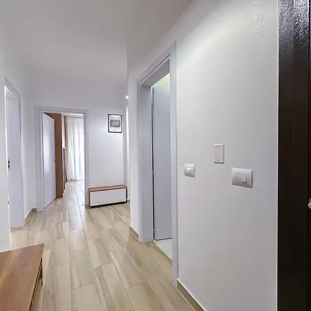 303 Vantage Point Marine Apartment Durres